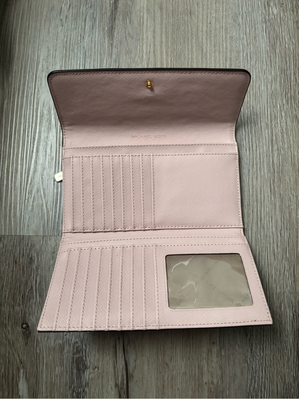 Michael Kors Pale Pink Saffiano Leather Wallet with Gold Logo - Picture 3 of 6